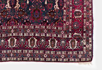 Matta, semiantik Teheran, norra Persien, ca 298 x 211 cm.