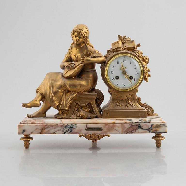 A mantle clock, second half of the 19th century.