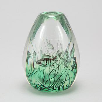 a glas vase.