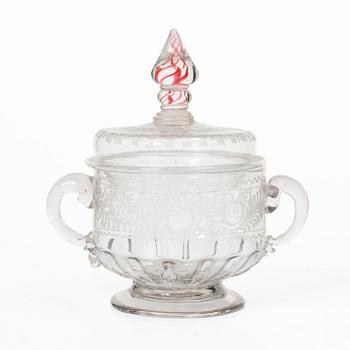 A covered bonbonnière, 18th Century.