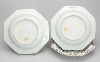 TALLRIKAR, 3 st, porslin, Kina, Qianlong (1736-95).