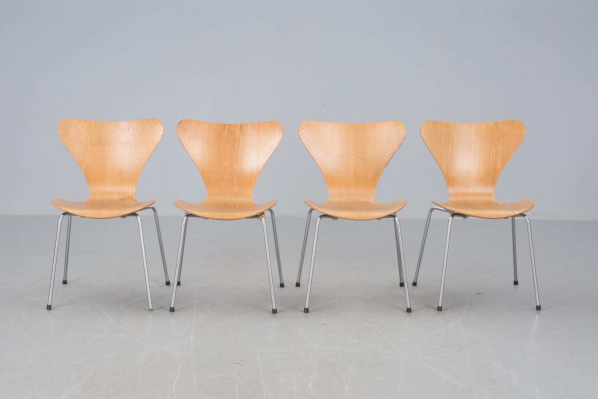 STOLAR, 4 st, "Sjuan", Arne Jacobsen för Fritz Hansen.
