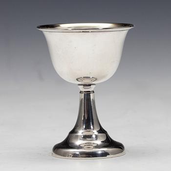 SILVERFÖREMÅL, 4 delar, finska stämplar 1942-1975. Vikt ca 241 g.