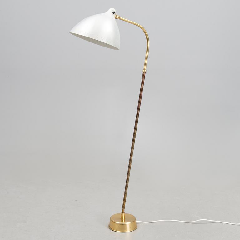 Lisa Johansson-Pape, GOLVLAMPA, model 2062, Stockmann Orno, 1900-talets mitt.