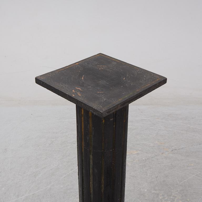 A late 19th century pedestal.