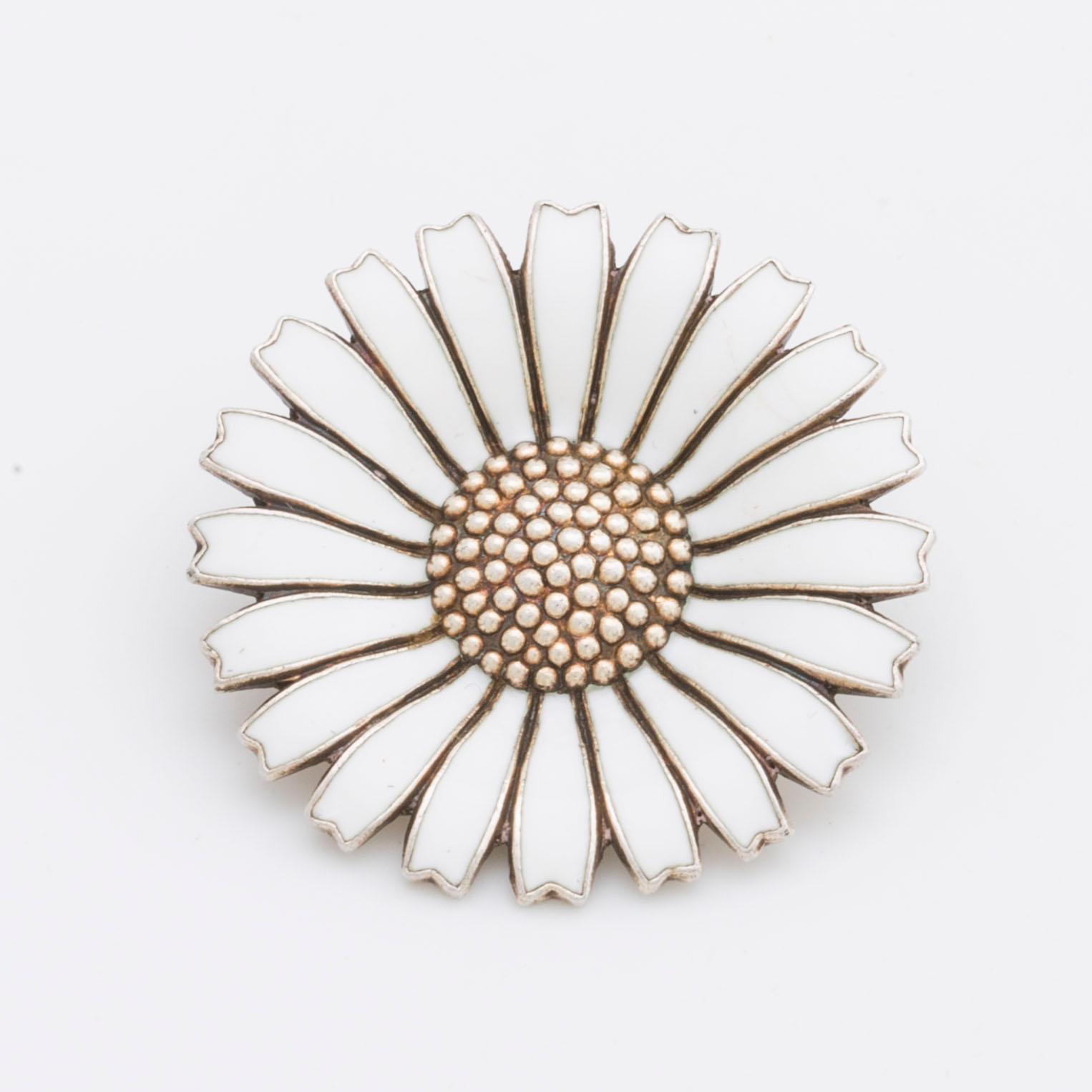 GEORG JENSEN,BROOCH, "Daisy", sterling silver and enamel, length approx 3 cm.