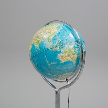 A 'Esselte Kartor AB' floor lamp, in the shape of a globe, 1980s.