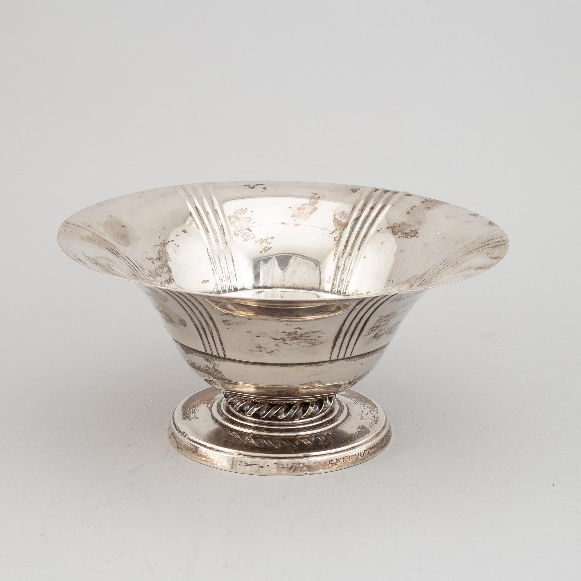 CG Hallberg, skål på fot, silver, Stockholm, 1935.