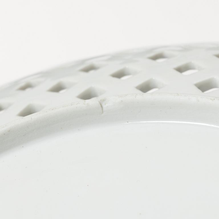 Royal Copenhagen, gallerskål med fat, "Musselmalet", Danmark, 1889-1922.