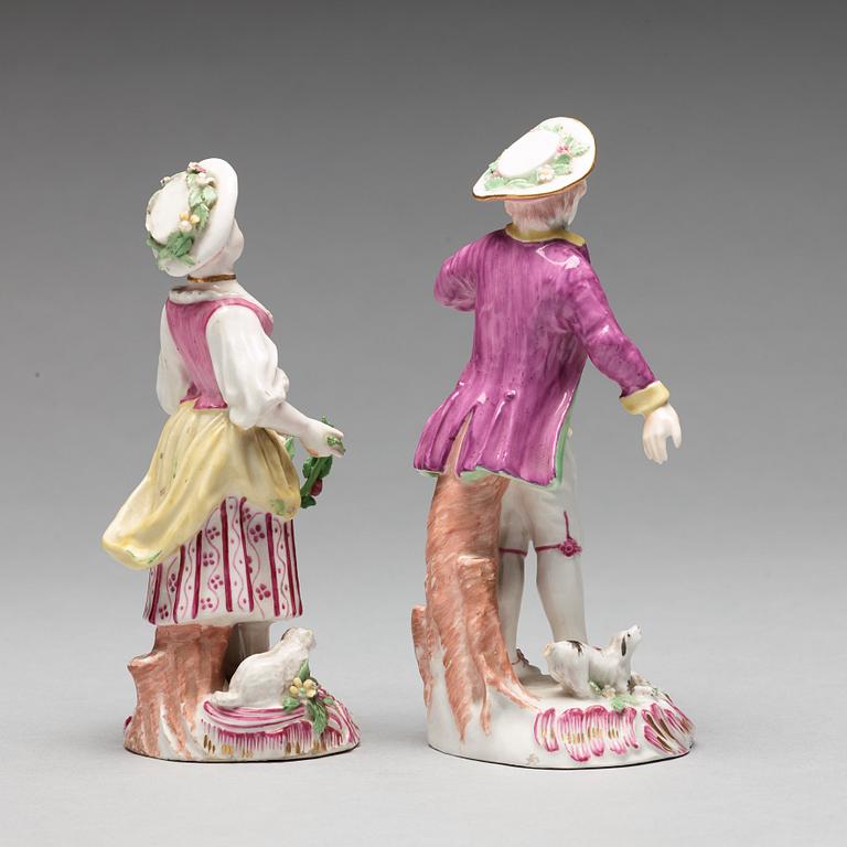 FIGURINER, två stycken, mjukt porslin. Marieberg, 1700-tal.