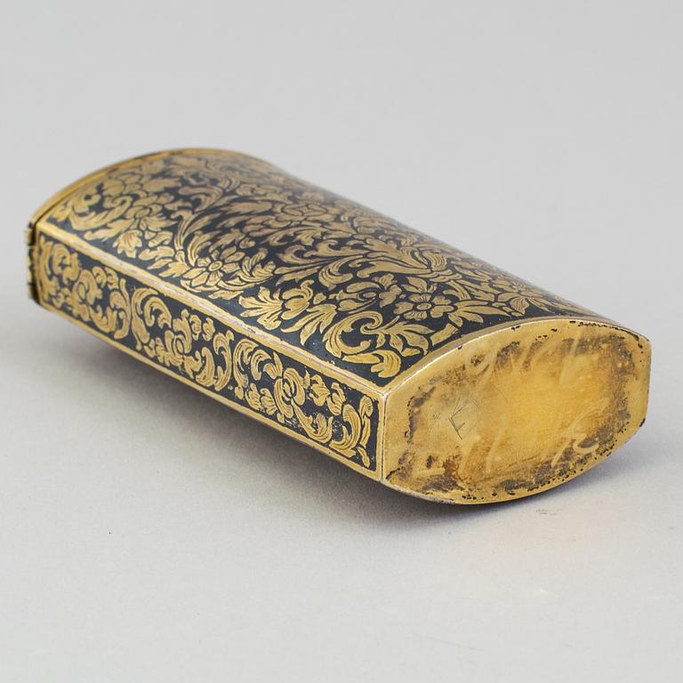 ETUI, förgyllt silver, sannolikt Turkiet, 1800-talets första hälft.