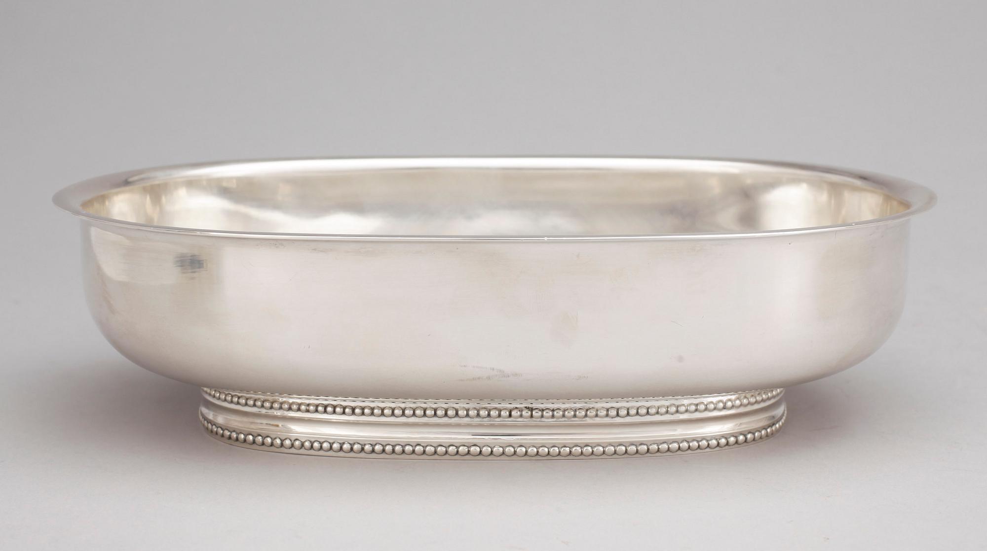 SKÅL, silver, Vera Ferngren, Guldsmedsaktiebolaget, 1968. Vikt ca 515 g.