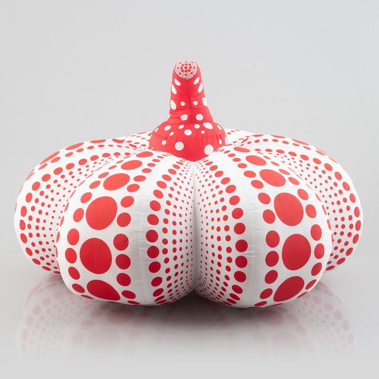 Yayoi Kusama, efter, objekt/multipel, “Soft Sculpture Pumpkin” (large).
