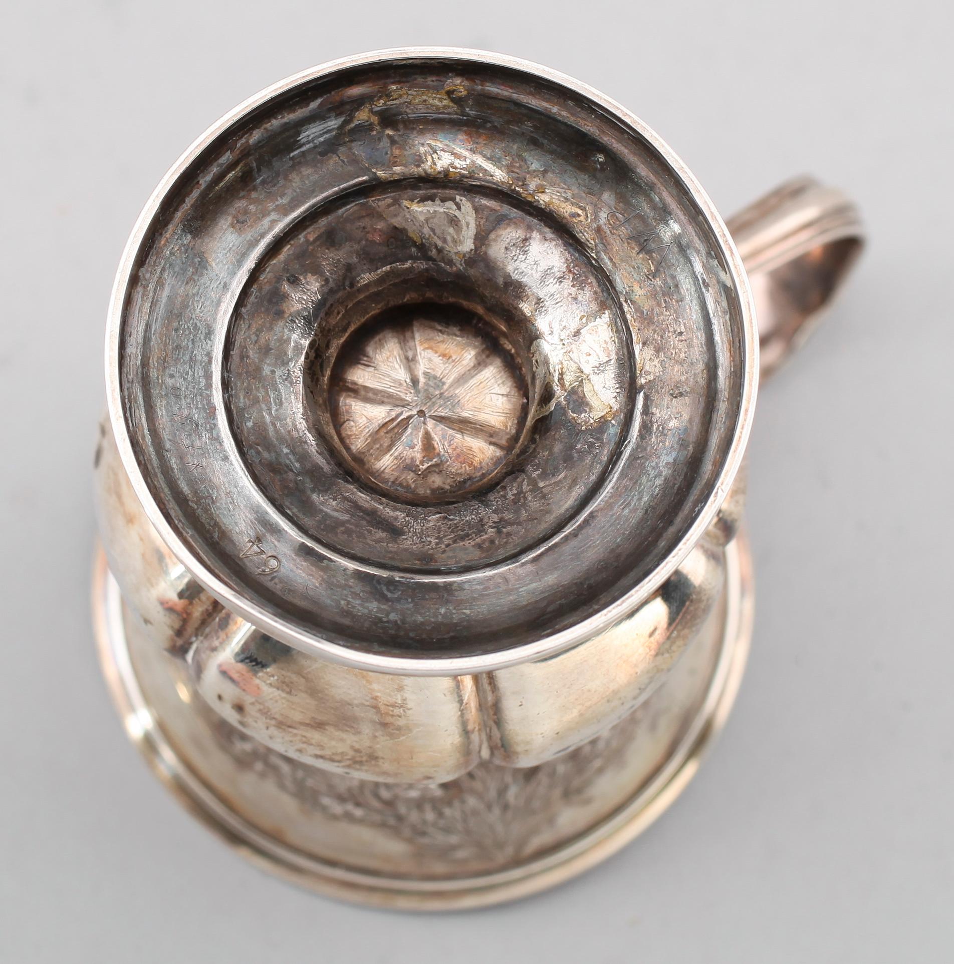 BÄGARE, silver, London 1829. Vikt ca 219 g.