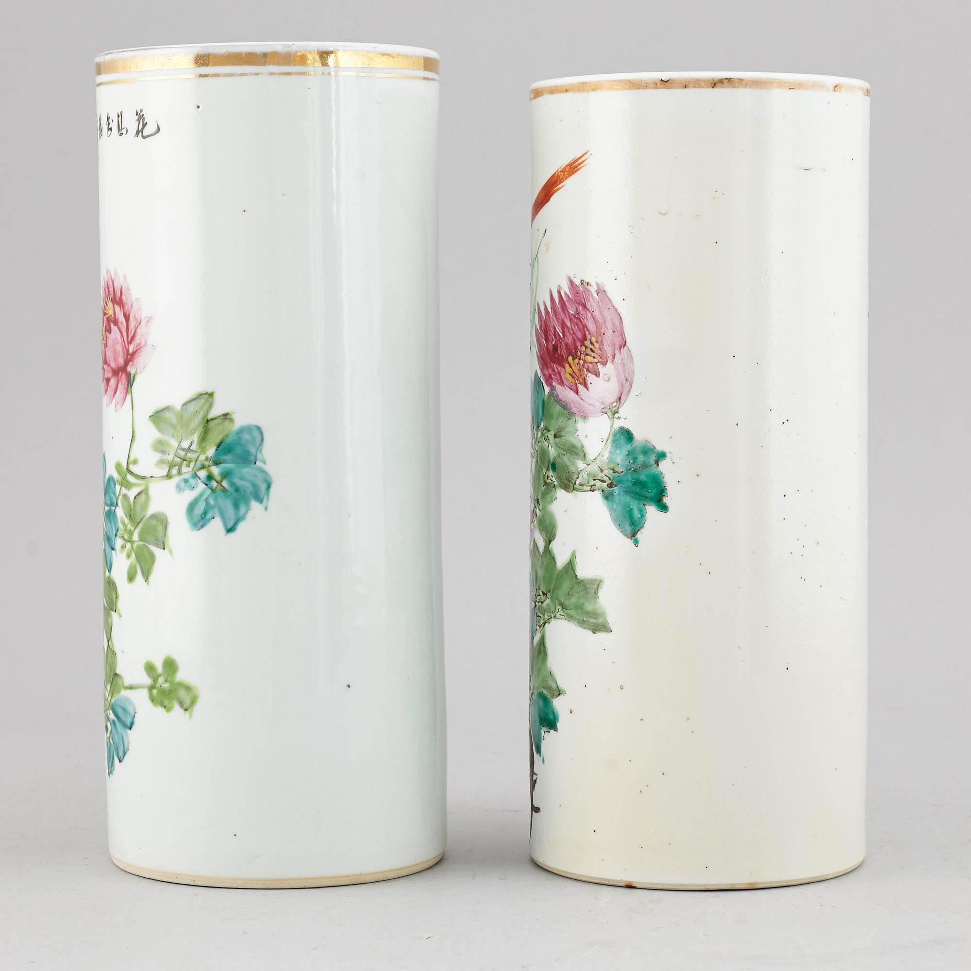 Two Chinese famille rose hat stands, 20th century.