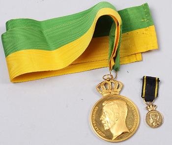 MEDALJ, guld 18-23 K, "Kungl Patriotiska sällskapet", 1900-talets första hälft. Vikt 48 gram.
