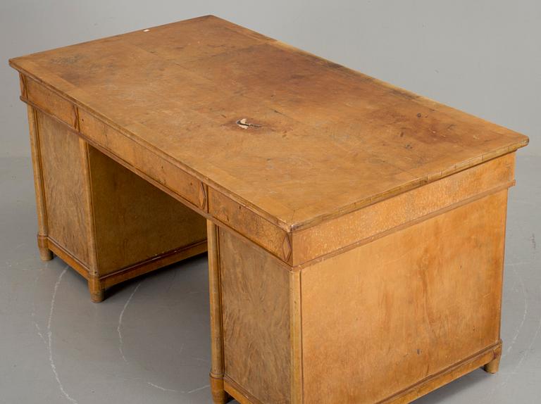 SKRIVBORD, Karl-Johan-stil, 1900-talets början.