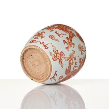 A 'dragon' jar, late Qing dynasty, 19th century.