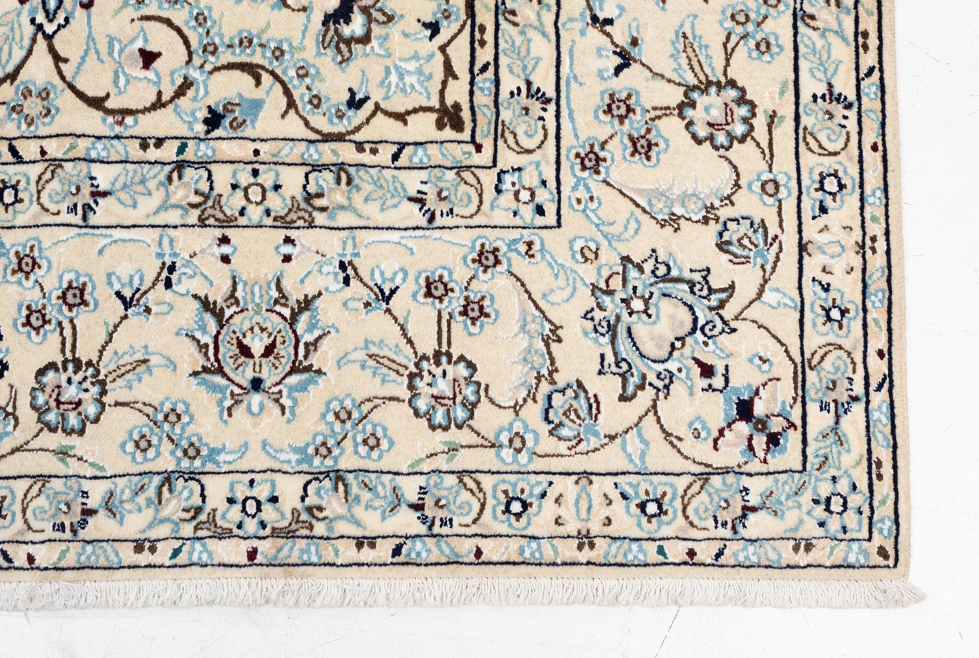 Carpet, Nain, approx. 305 x 200 cm.