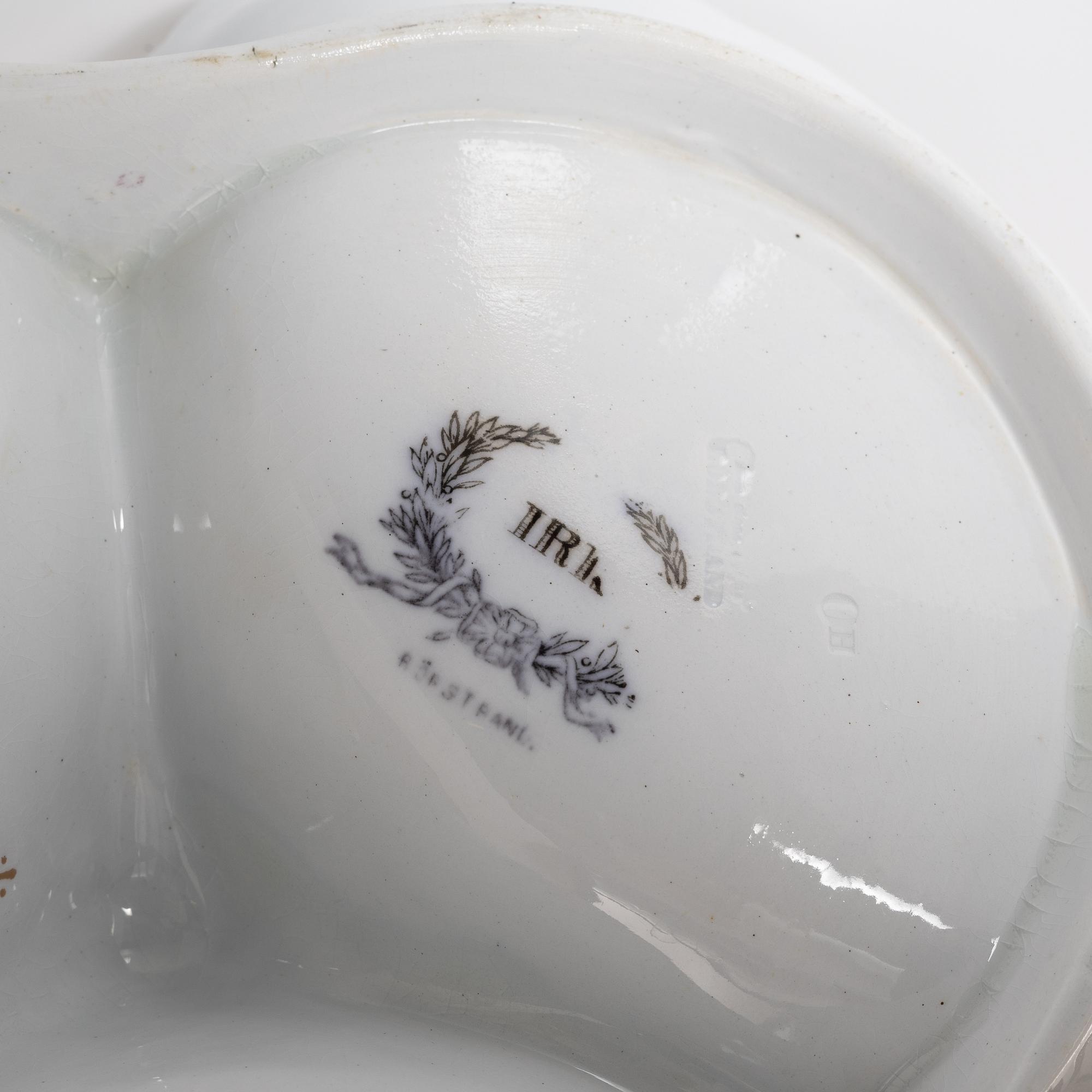 Dinner service, 100 pieces, creamware, "Iris", Rörstrand, second half of the 20th Century.