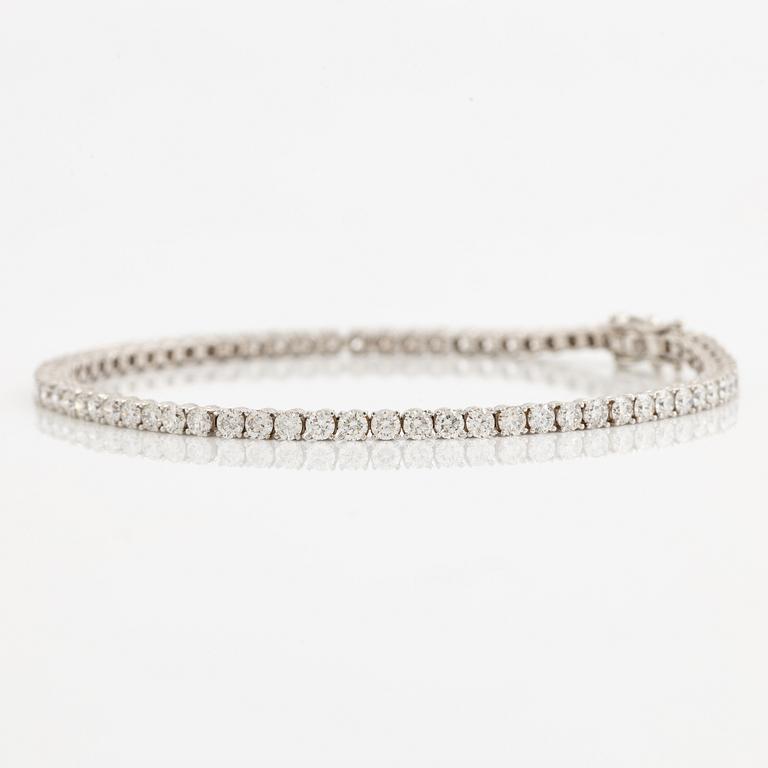 Tennisarmband 18K vitguld med briljantslipade diamanter totalt 3.82 ct.