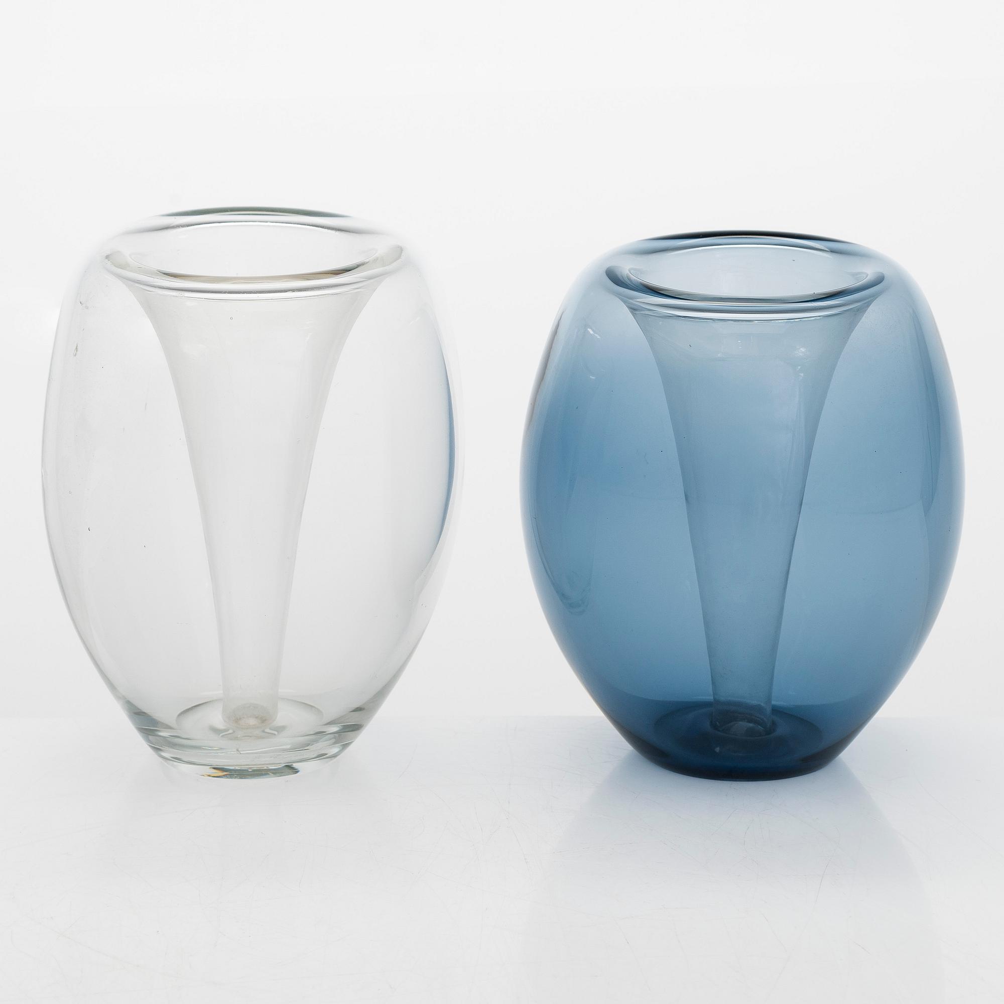 Saara Hopea, two vases, model SH 137 "Taifun", signed Nuurajärvi Notsjö -58 and -61.