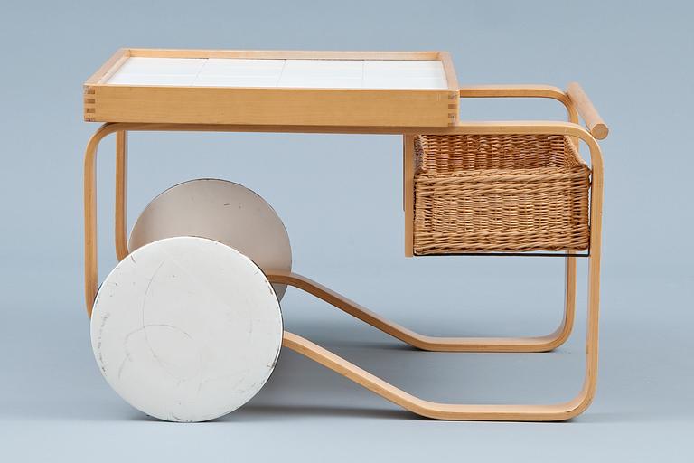 Alvar & Aino Aalto, A TEA TROLLEY 900.