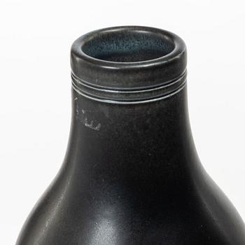 Gunnar Nylund, A stoneware vase, Rörstrand.