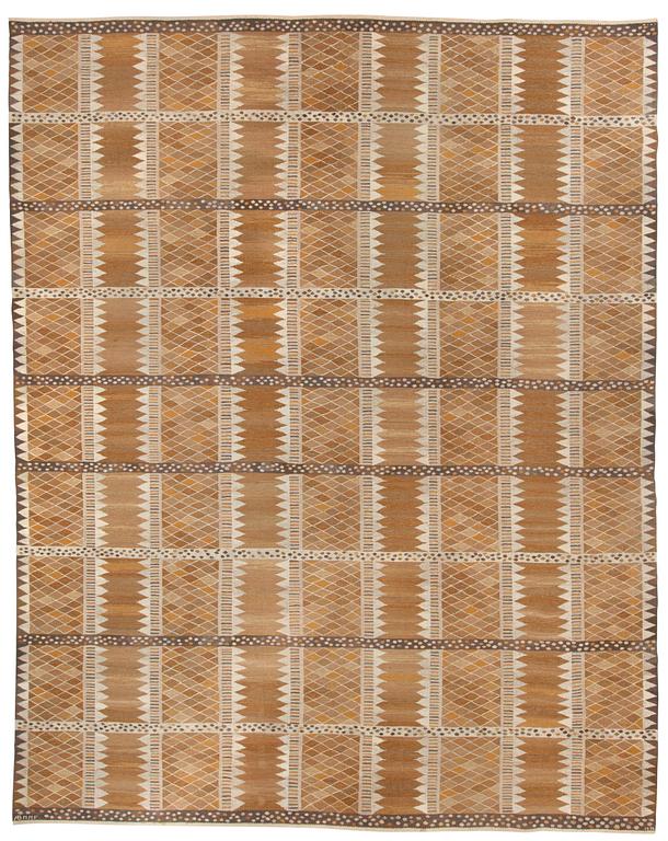 CARPET. "Josefina, brun". Flat weave. 475 x 380,5 cm. Signed AB MMF MR.