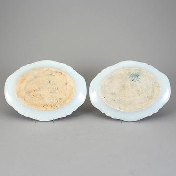 STEKFAT 2 st, porslin, Kina, Qianlong (1736-1795).