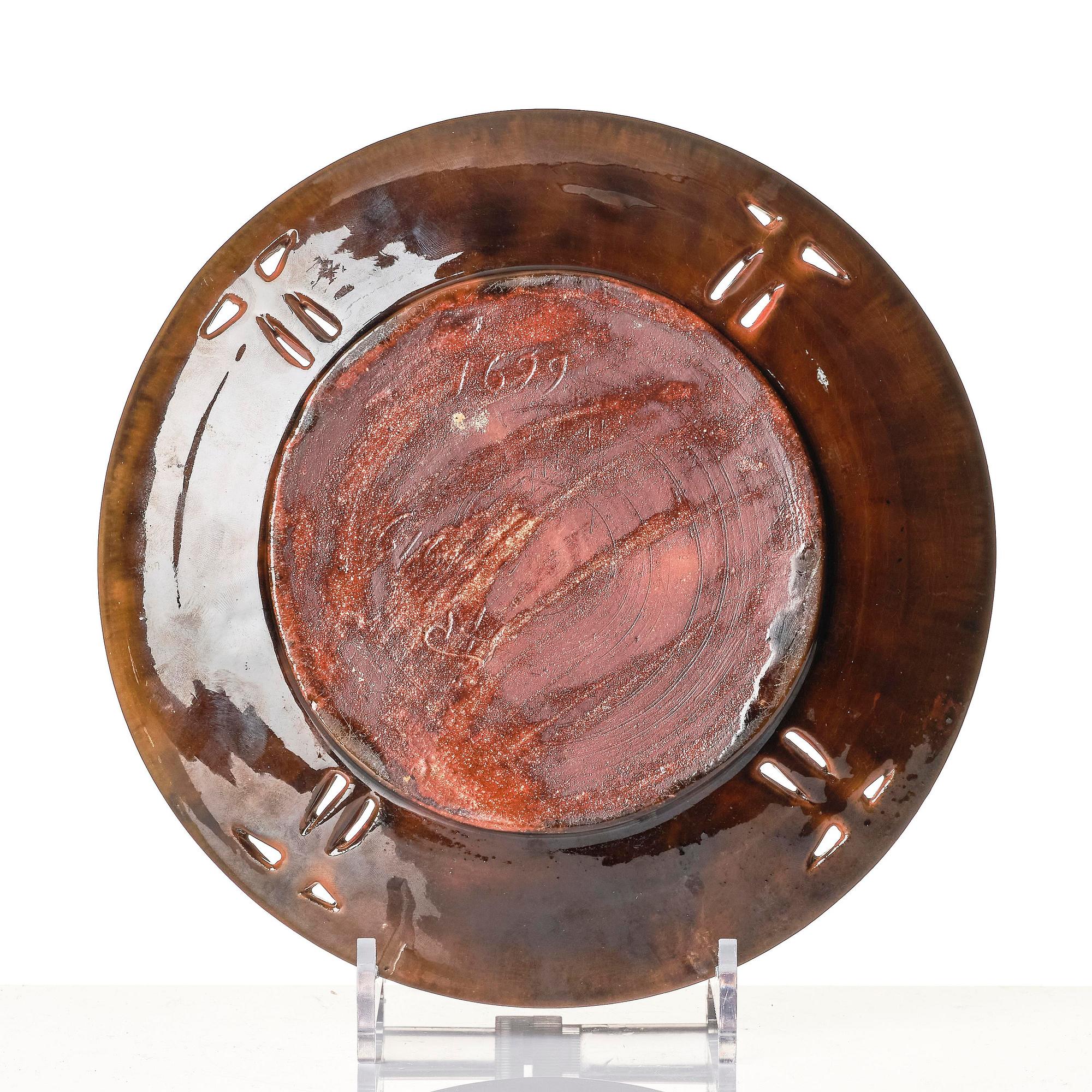 Hilma Persson-Hjelm, a glazed earthenware art nouveau lidded tureen with a plate, executed i her studio, Arvika 1919. No 8812,  plate 1699.