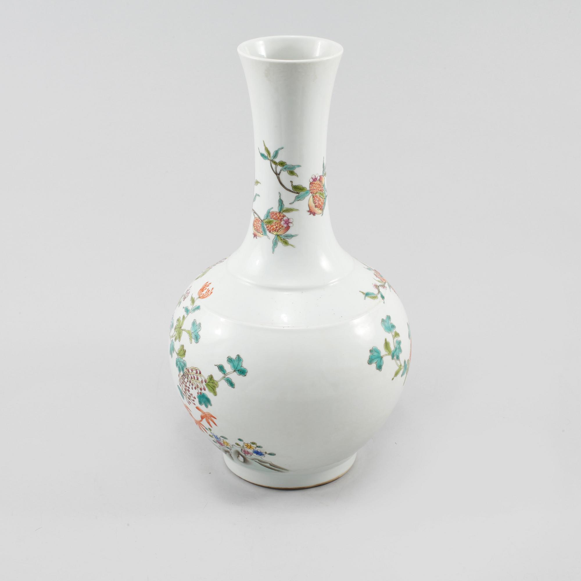 VAS, porslin, Kina, 1900-tal.