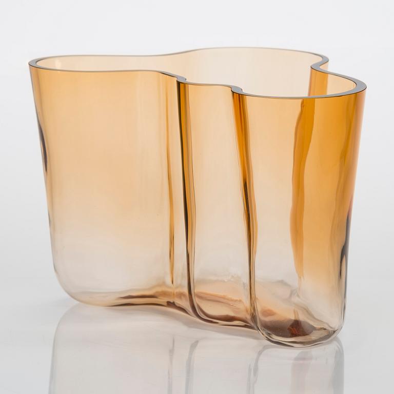 Alvar Aalto, vas, glas, "3030", 60-årsjubileumsvas, signerad Alvar Aalto Iittala 1936-1996.