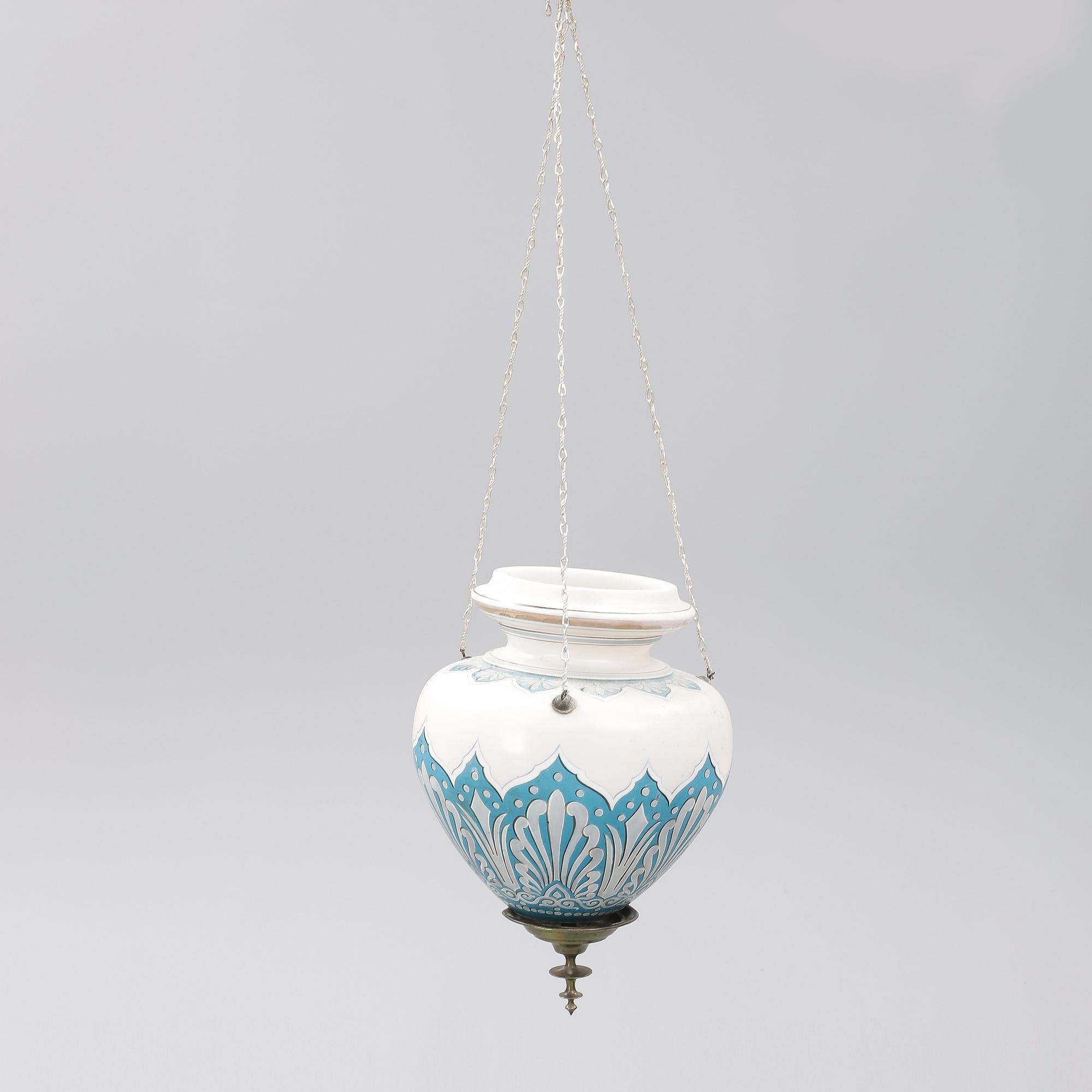 TAKAMPEL, opalglas, senempire, 1800-talets första hälft/mitt. Höjd: 26 cm.