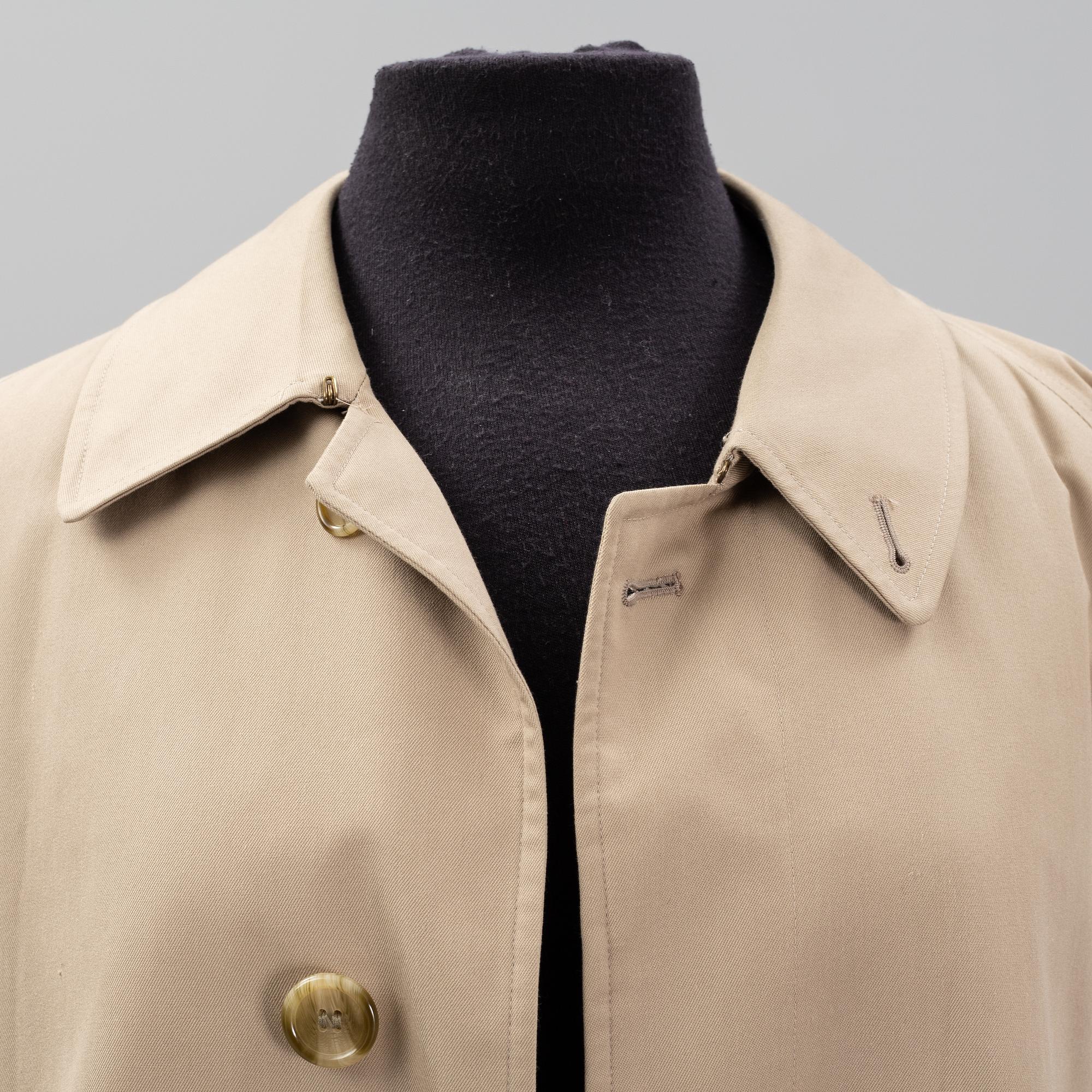 Burberry, trenchcoat, size 50.