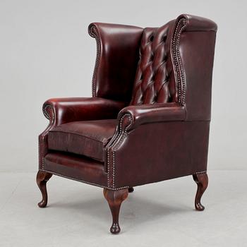 FÅTÖLJ, Chesterfield-modell, 1900-talets andra hälft.