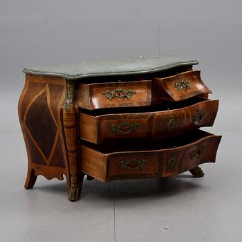 BYRÅ, rokoko, 1700-talets andra hälft.