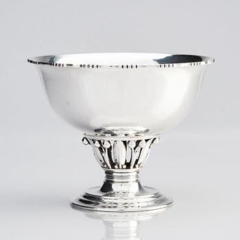 Georg Jensen, skål på fot, Köpenhamn 1925-1932, sterling silver, design nr 180B, svenska importstämplar K Anderson 1931.