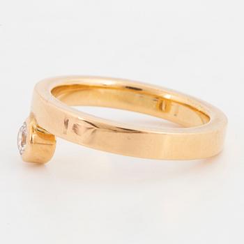 18K gold an cubic zirkona ring by Rolf Karlsson.