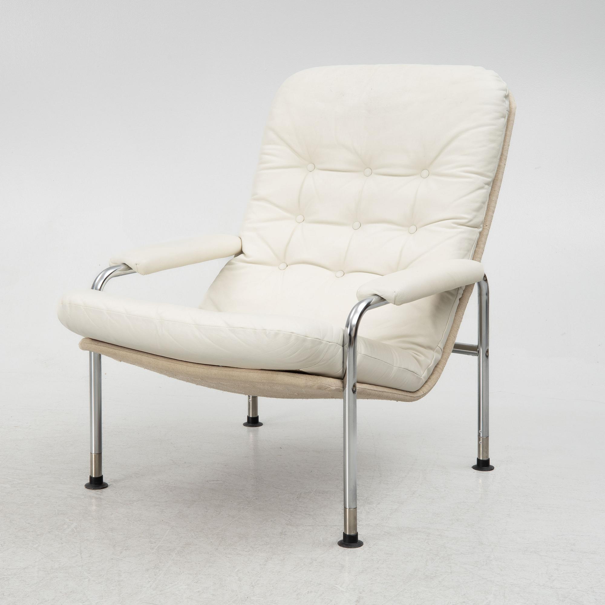 A 1970's armchair.