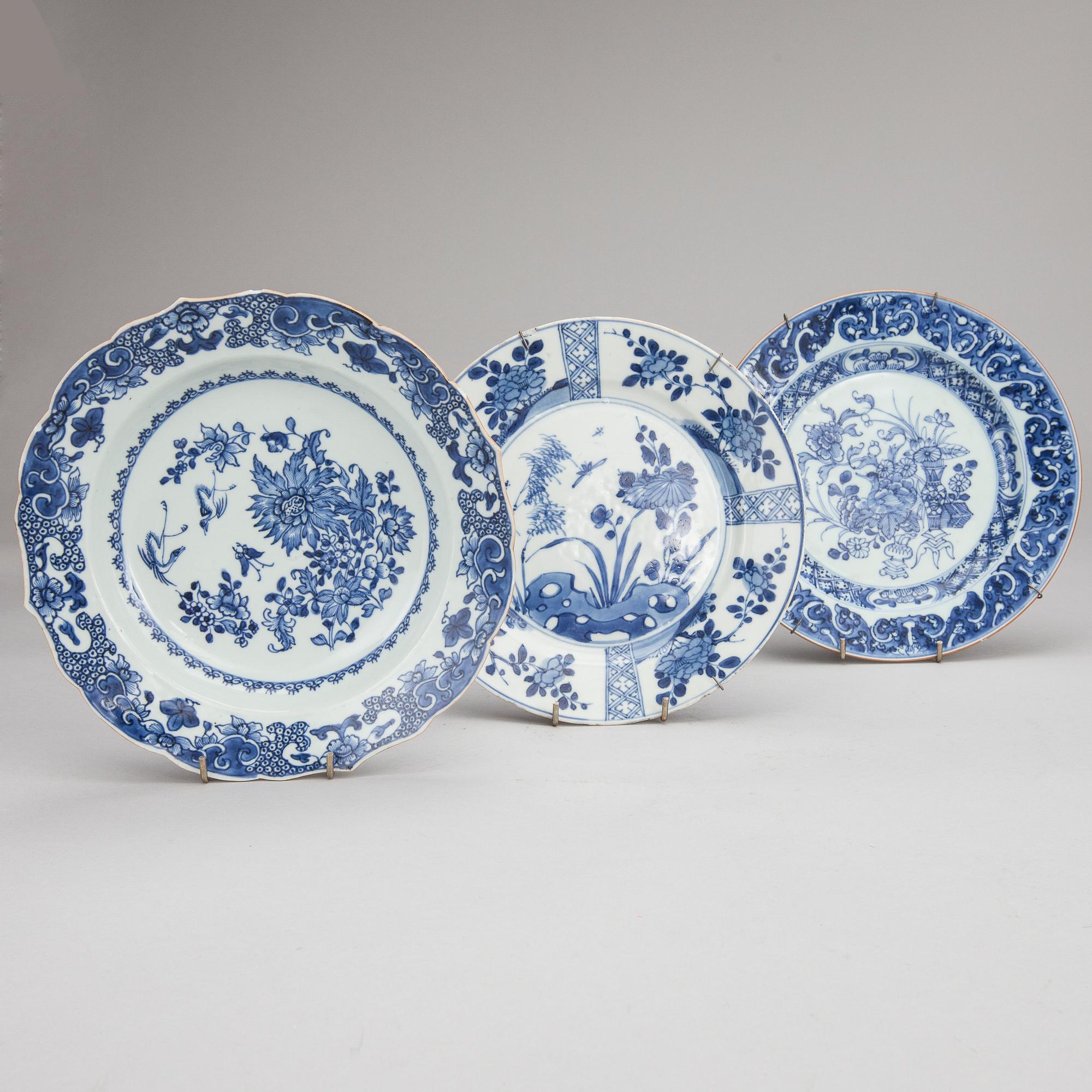 TALLRIKAR, 3 st, porslin, Qianlong (1736-1795) Kina.