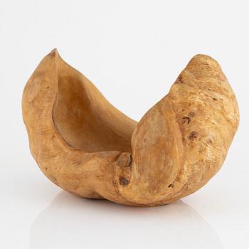 A burl bowl, signed, second half of the 20th Century.