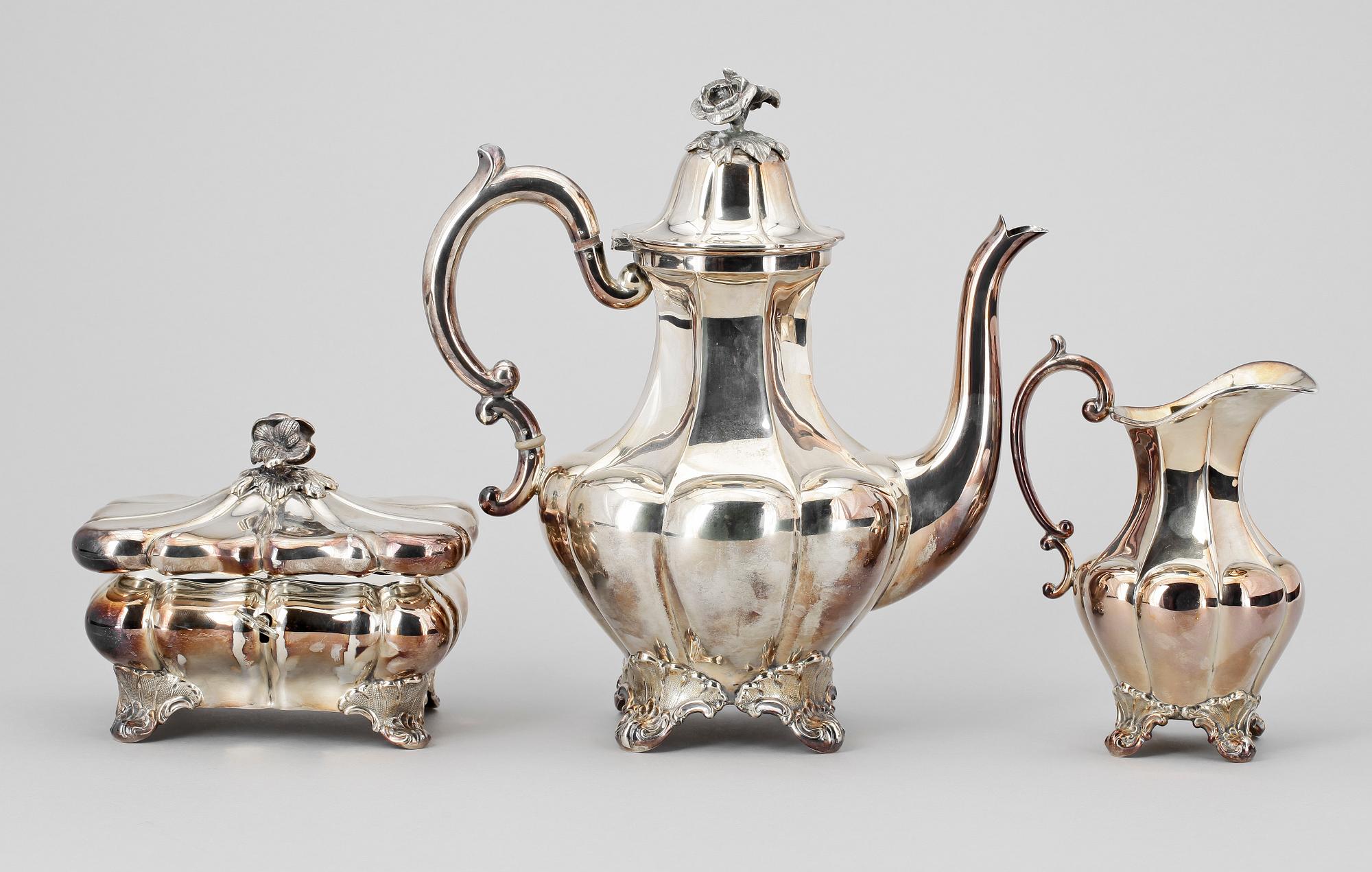 KAFFESERVIS, 3 delar, silver, rokokostil, bl.a.  CG Hallberg Stockholm 1951-1952. Tot vikt ca 1560 gram.