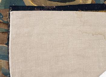 A Flemish armorial tapestry, c. 337 x 250 cm, 17th century.