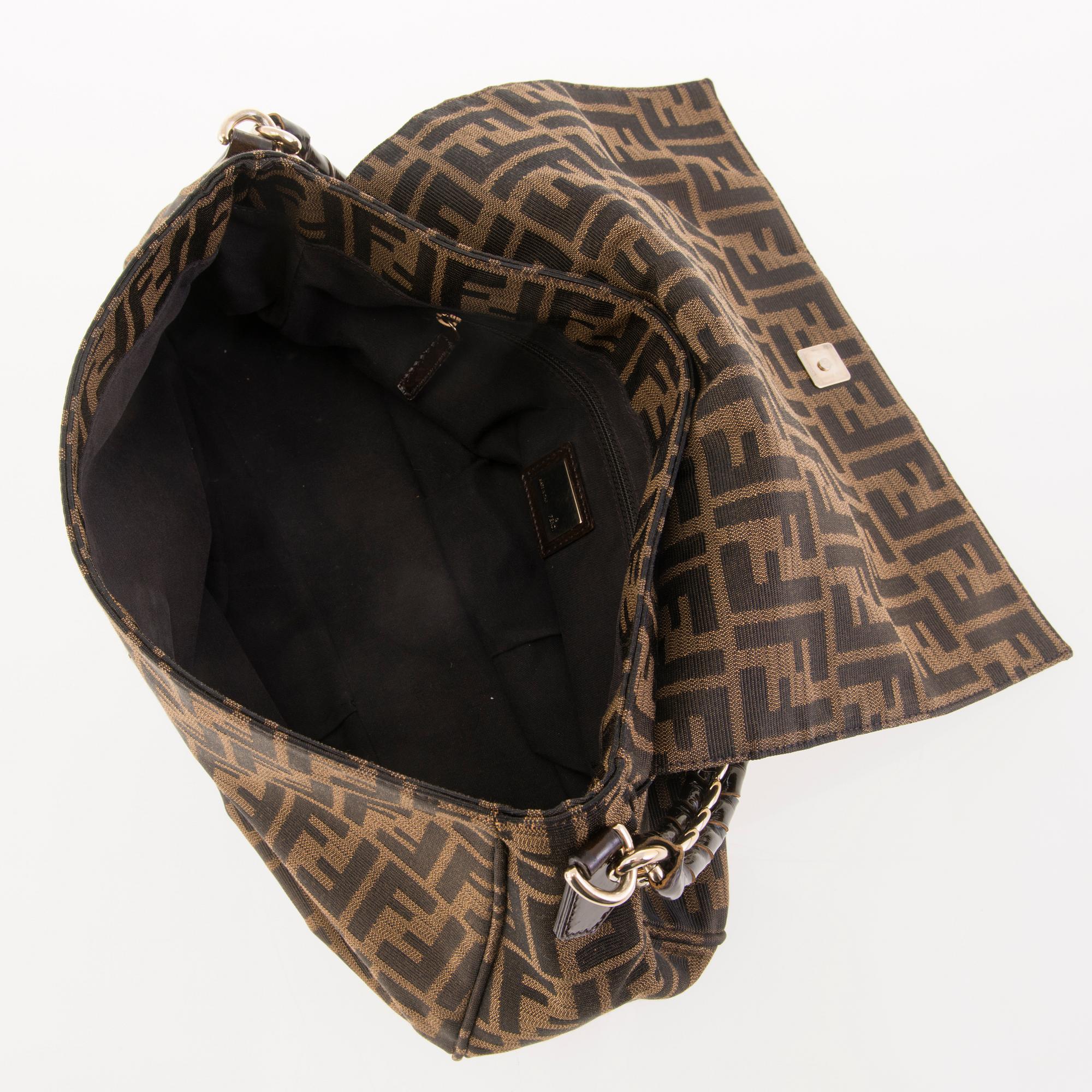 FENDI, "Mia Flap Bag", VÄSKA.