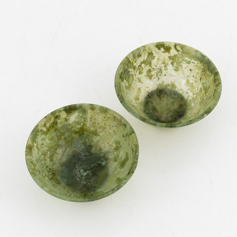 Two moss agate bowl, China, 20th century.
