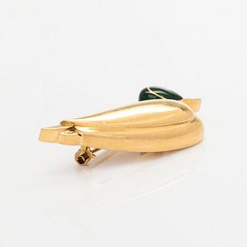 An 18K gold brooch, in the form of a duck, with enamel and a diamond. Switzerland.