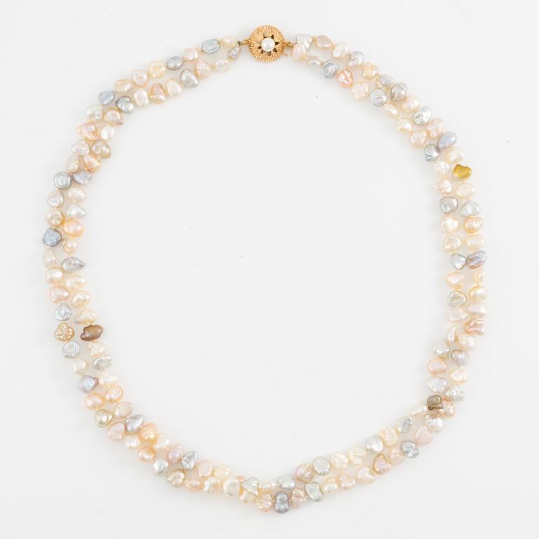 Necklace, double strand with cultured pearls, clasp 18K gold.