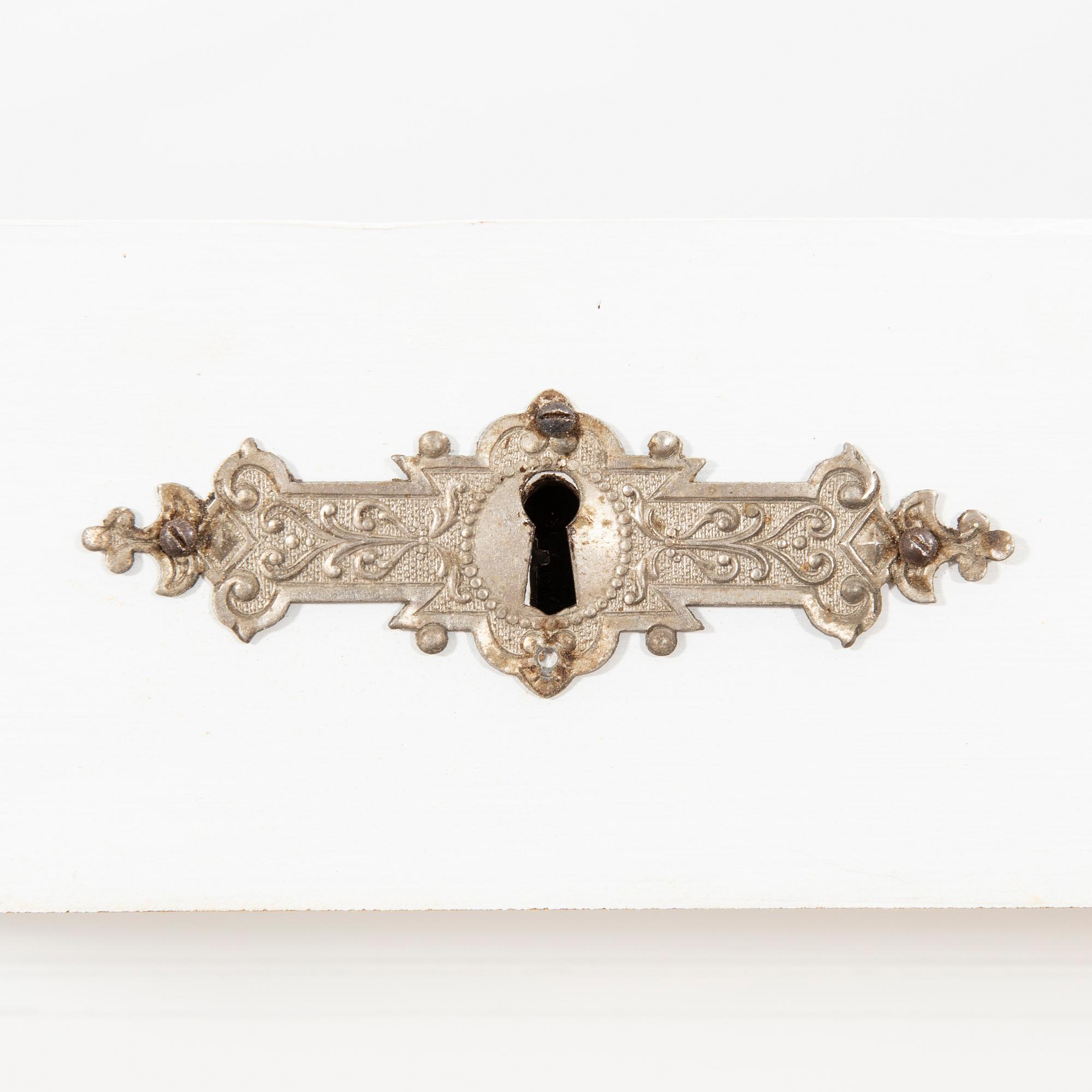 Skåp omkring 1900 Bröderna Troedsons Bjärnum.