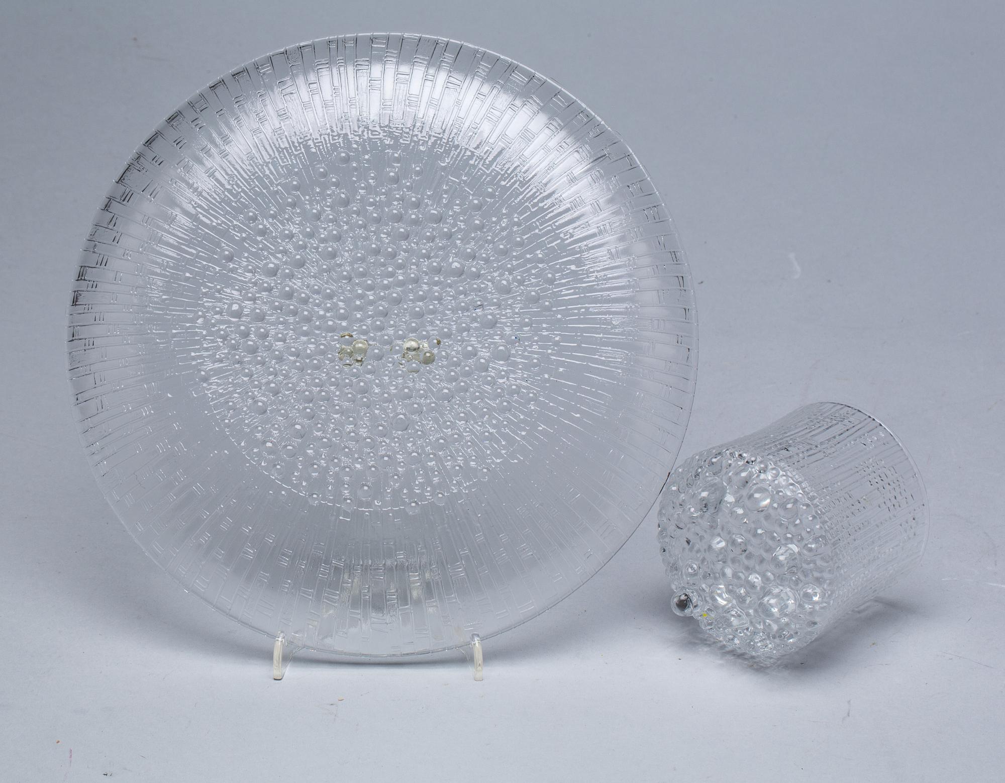 SERVIS, glas, 44 delar, "Ultima Thule" formgiven av Tapio Wirkkala för Iittala, Finland. 1900-talets mitt.